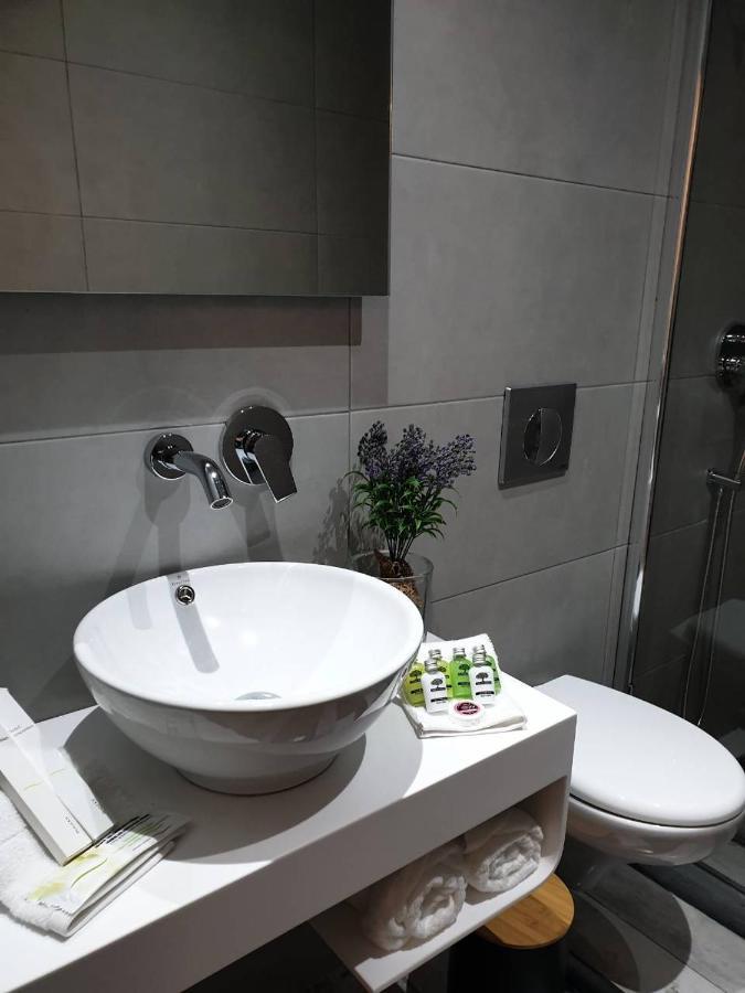 V-Suites Potos Bagian luar foto